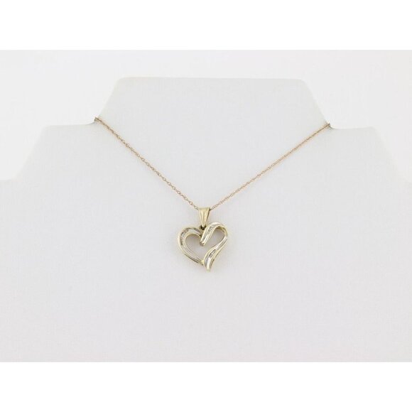 10k Yellow Gold Diamond Heart Necklace 18" Chain - Picture 6 of 7